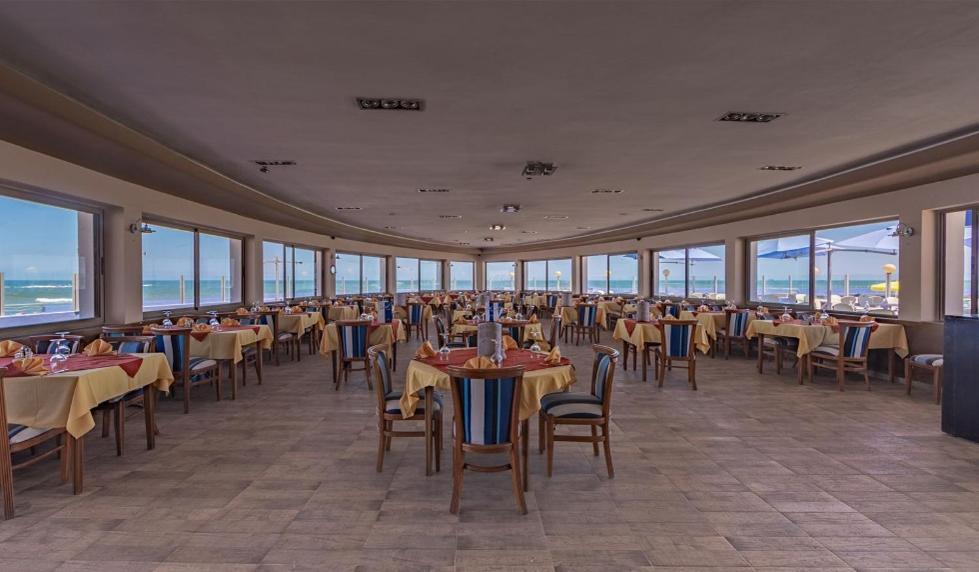 Hotel Tropicana Casablanca Bagian luar foto
